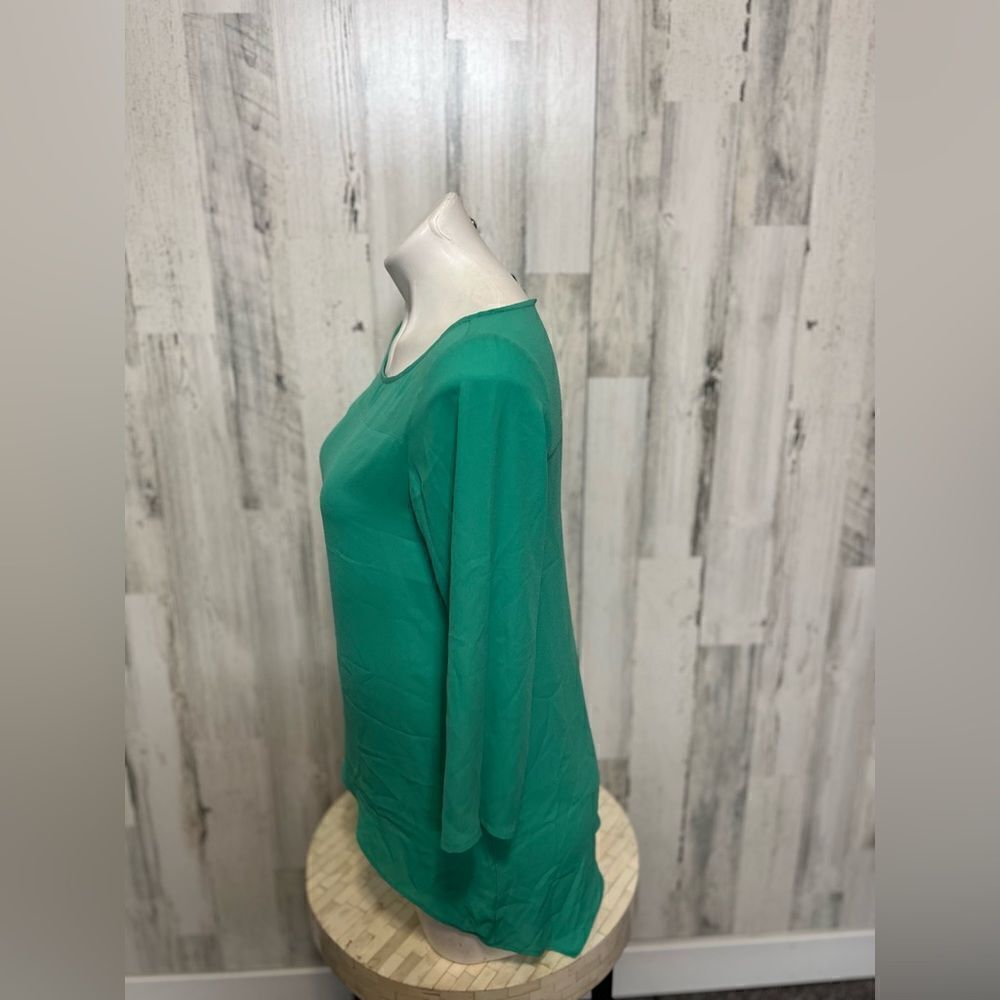 Green blouse  - Picture 6 of 7